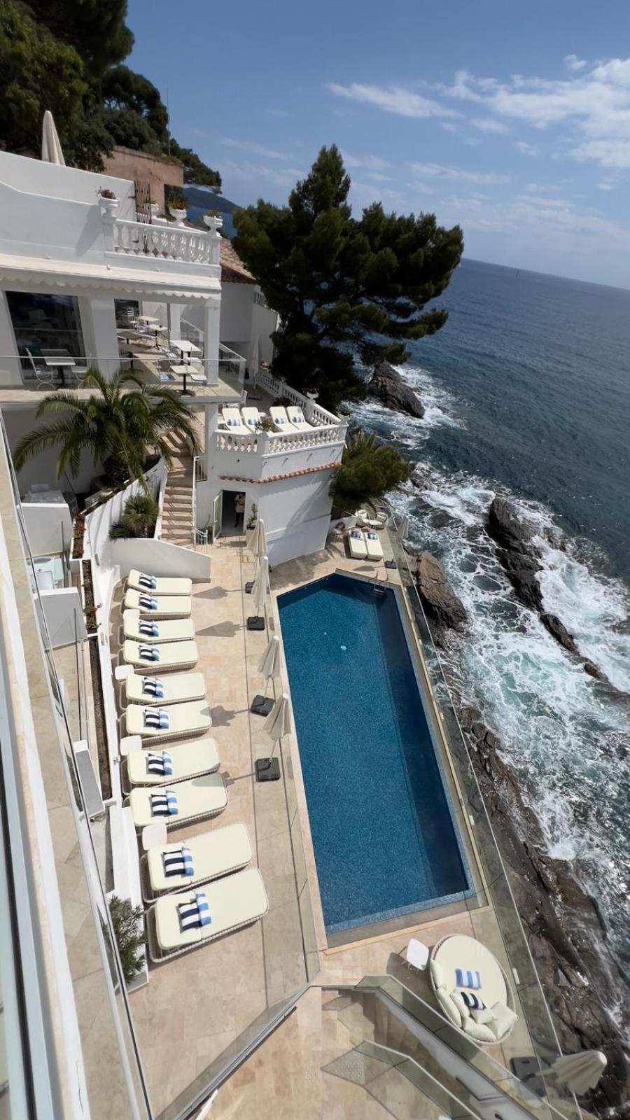 Hotel La Calanque Кавалере-сюр-Мер Екстериор снимка