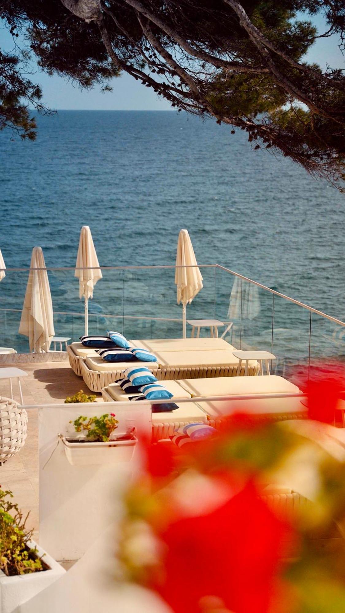 Hotel La Calanque Кавалере-сюр-Мер Екстериор снимка
