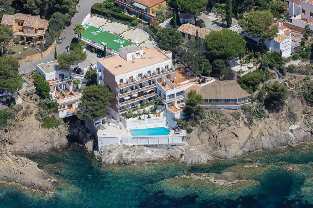 Hotel La Calanque Кавалере-сюр-Мер Екстериор снимка